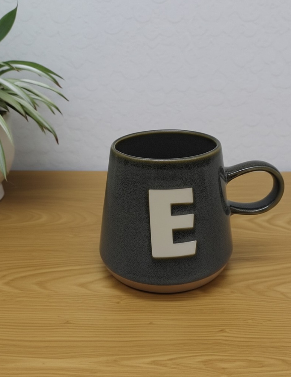 Taza americana Haus letra E